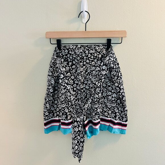 Maeve by Anthropologie Scarf Printed Shorts Size Medium Black Floral Flowy - Picture 3 of 11